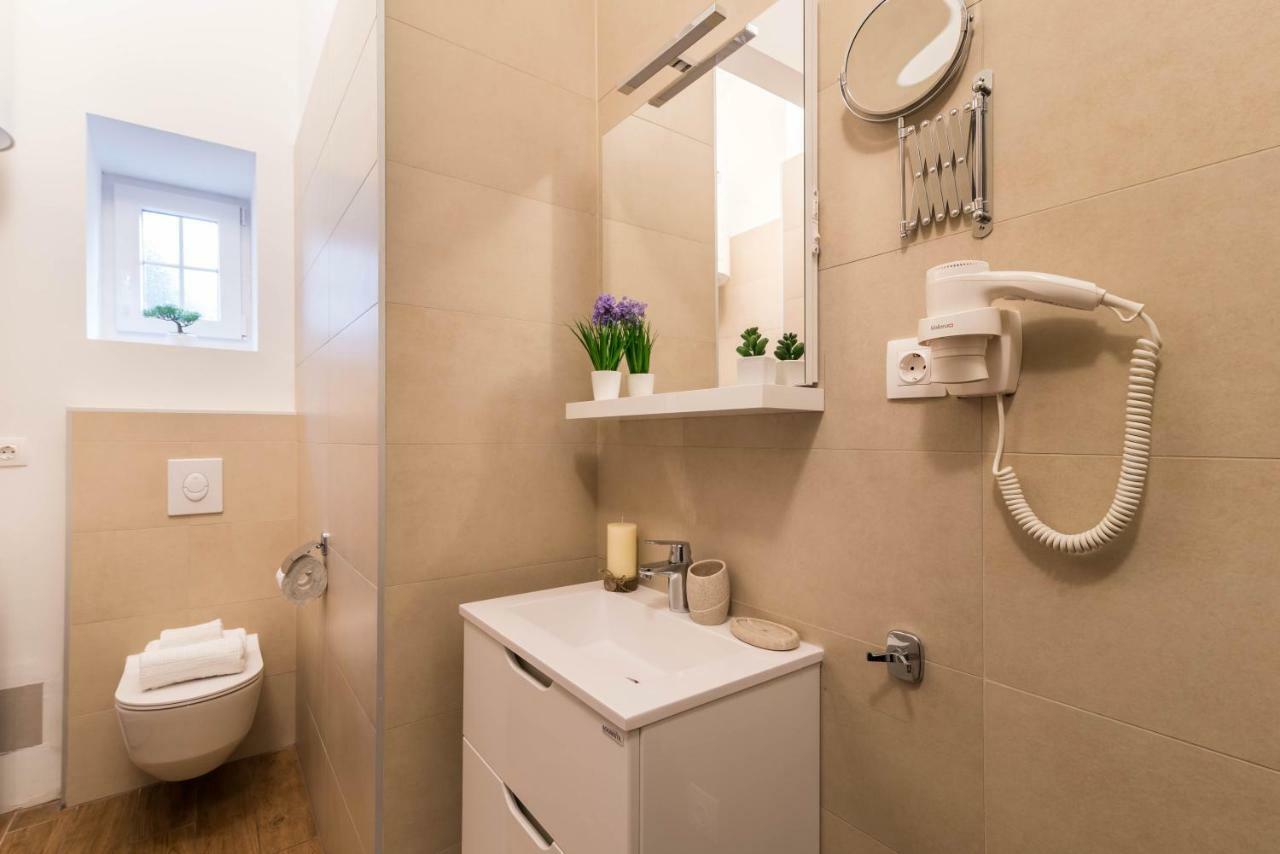 Center Apartment *